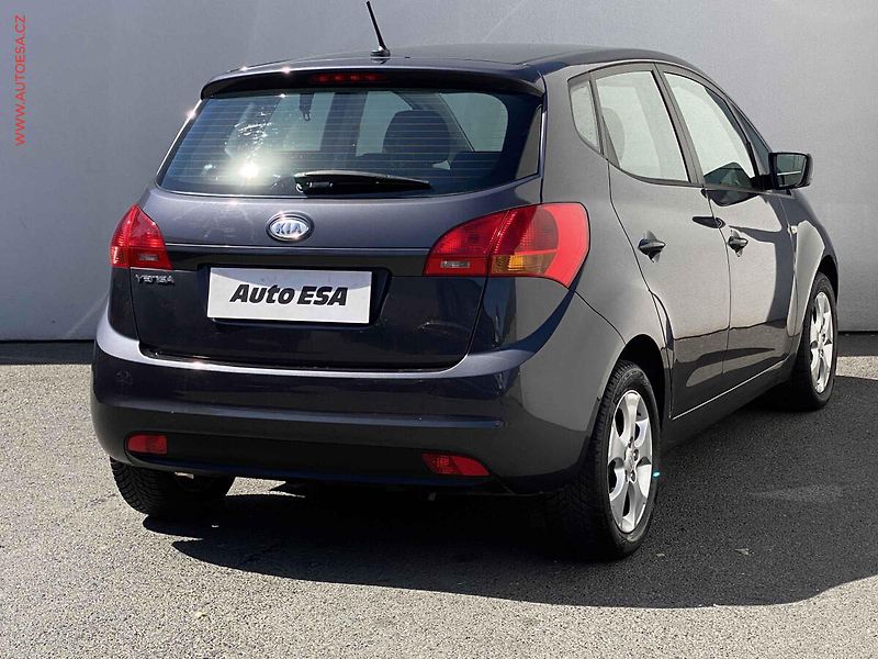 Kia Venga (2012) 1.6i, AT, AC - fotka 4 z 16