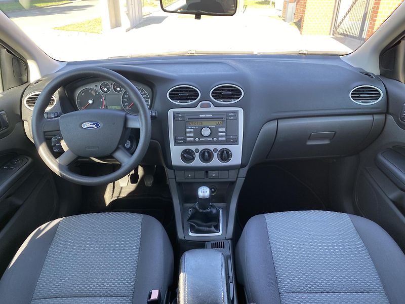 Ford Focus (2006) 1.6TDCi,ESP,EL. SEDAČKY - fotka 24 z 31