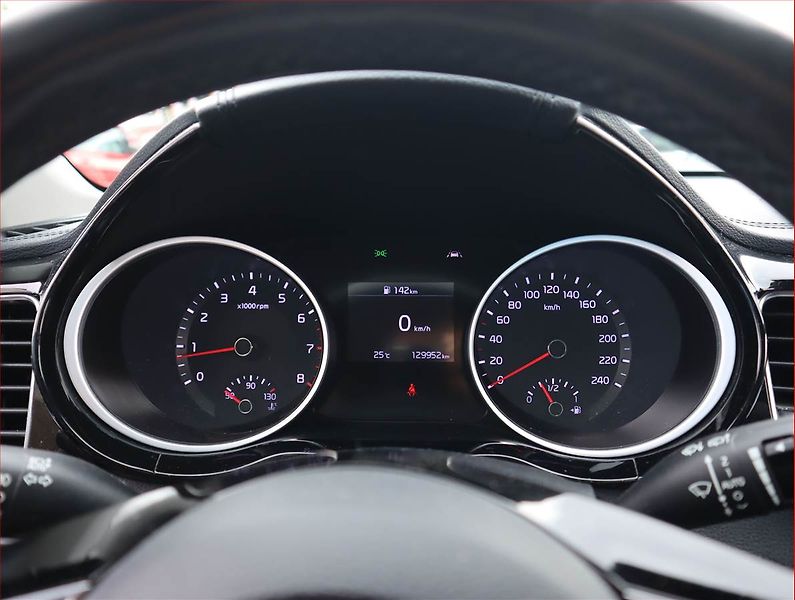 Kia Ceed (2018) 1.4 T-GDI, Serv.kniha - fotka 11 z 18