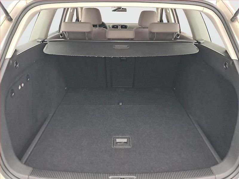 Volkswagen Golf (2012) 1.6 TDI, Xenony, Tempomat - fotka 13 z 15