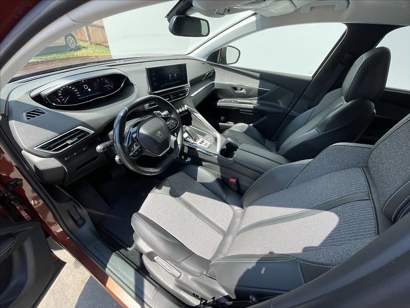 Peugeot 5008 1,5 BlueHDi A8 Allure Pack - fotka 5 z 25