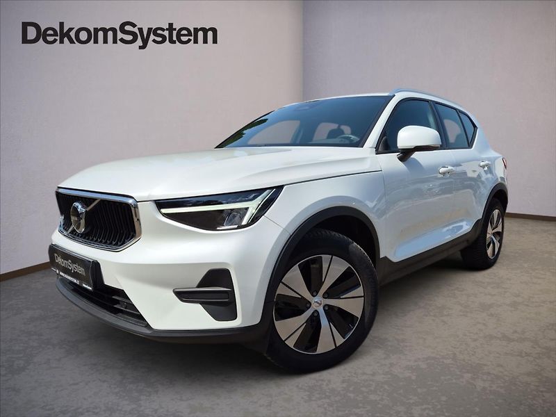 Volvo XC40 2,0 B3 Core - fotka 1 z 18
