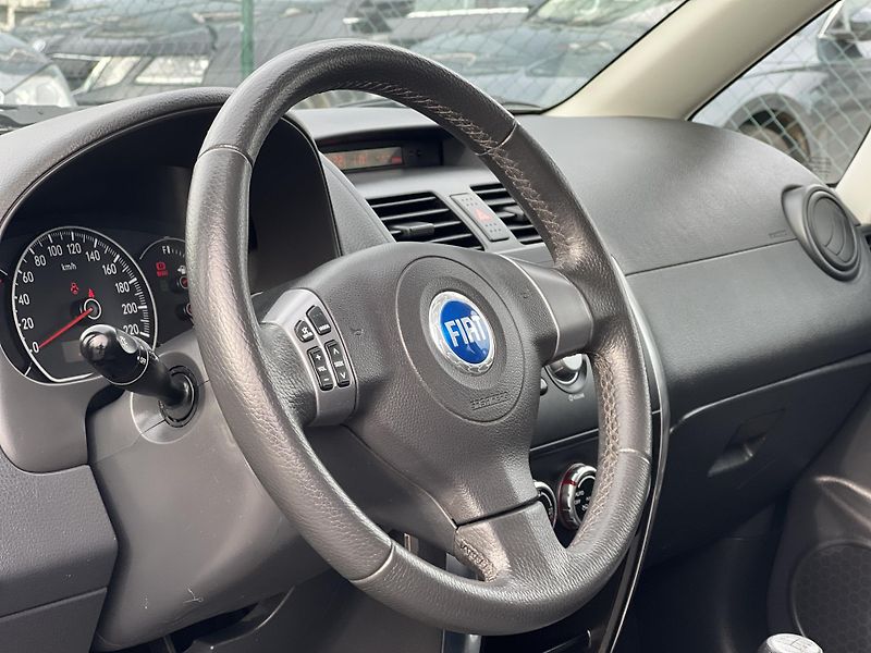 Fiat Sedici 1.9JTD 4x4 KLIMATIZACE ALU - fotka 15 z 40