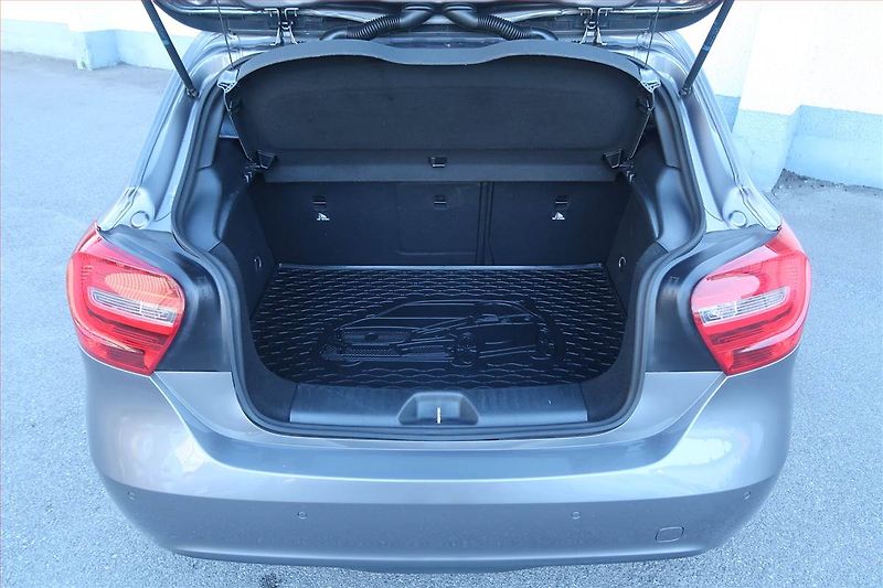 Mercedes-Benz Třídy A (2014) A 180, Park. senzory - fotka 13 z 19
