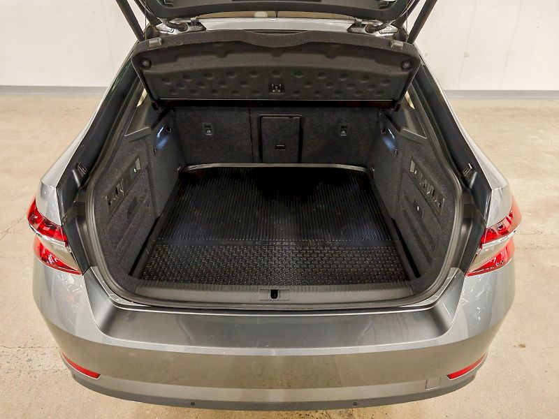 Škoda Superb (2024) iV 1.4 TSI 160 kW DSG L&K - fotka 27 z 29