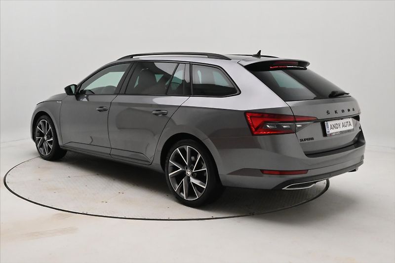 Škoda Superb 1,4 TSI 115kW iV DSG Sportline - fotka 7 z 32