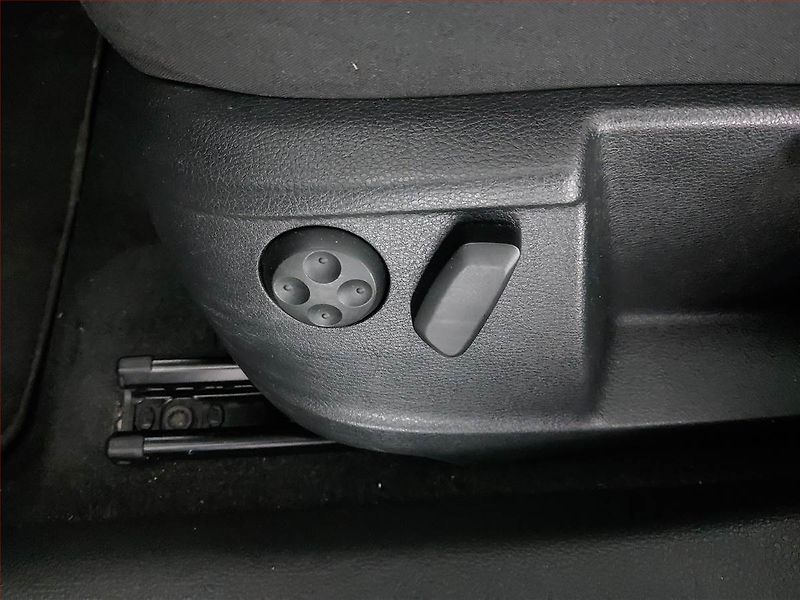 Seat Alhambra (2012) 2.0 TDI, Automat, 7 míst, Navi - fotka 17 z 24