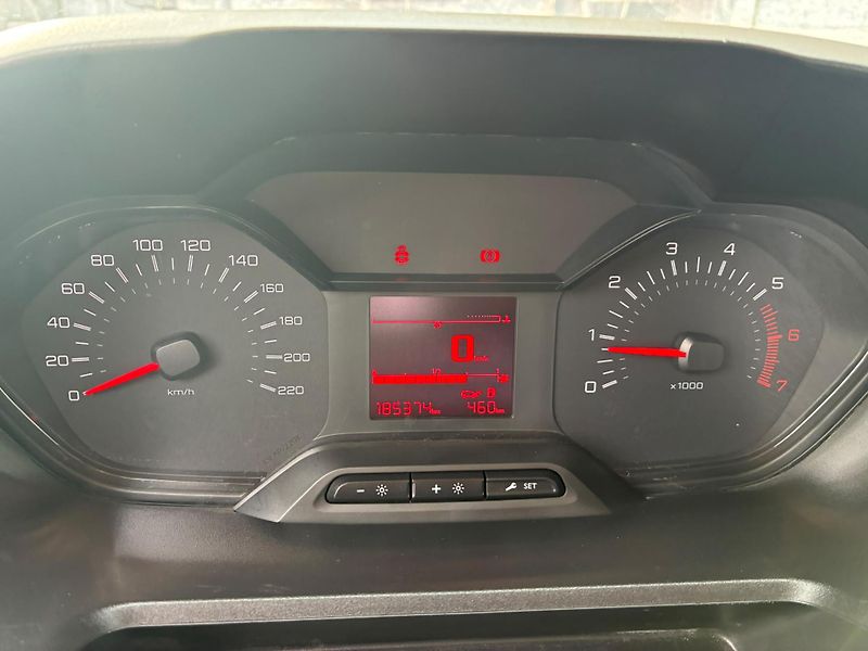 Peugeot Partner (2020) 1.5HDi, 96KW,VYHŘ. SEDADLA,DPH - fotka 14 z 26