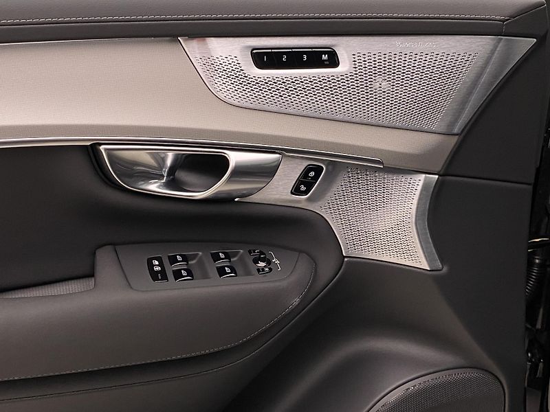 Volvo XC90 T8 RECHARGE BLACK EDITION 7m - fotka 29 z 70