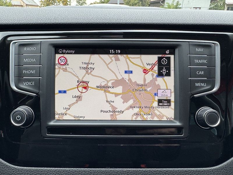 Volkswagen Golf Sportsvan (2016) 1.4TSi HighLine Xenony Navi - fotka 9 z 48