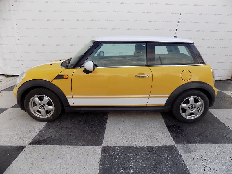 Mini Cooper (2007) 1.6i/Klimatizace/ - fotka 2 z 29