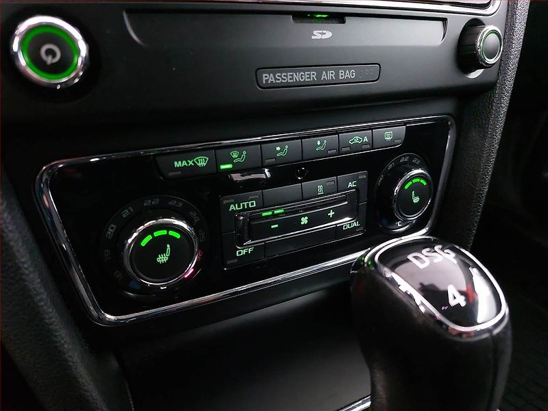 Škoda Superb (2013) 3.6 FSI V6, 4X4, Automat - fotka 15 z 18