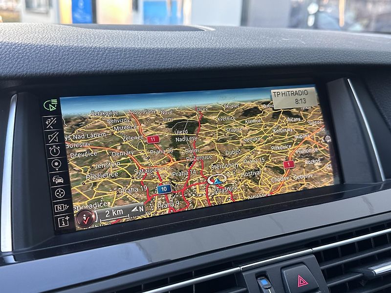 BMW Řada 5 520d Touring A/T - fotka 14 z 19