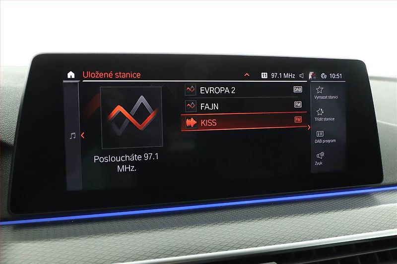 BMW Řada 5 (2020) 530d xDrive - fotka 9 z 19