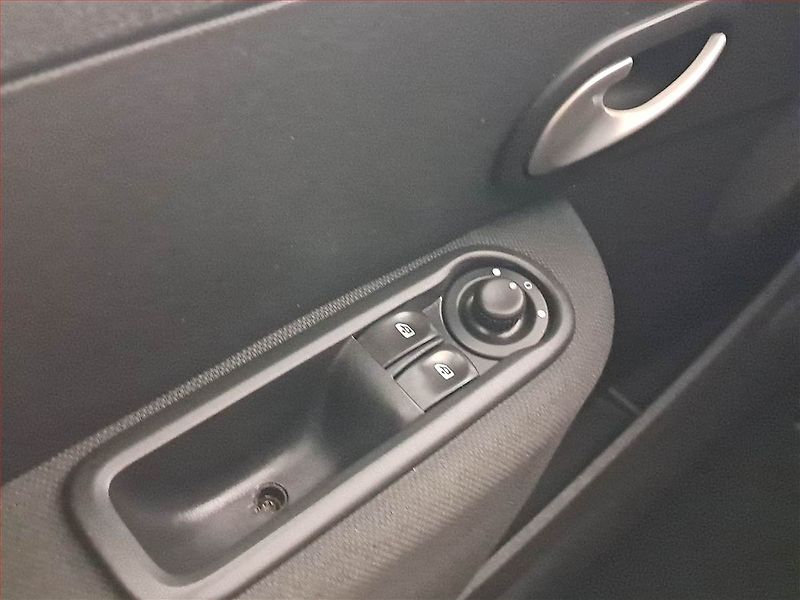 Renault Clio (2010) 1.2 16V , Serv.kniha, Tempomat - fotka 16 z 19