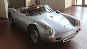 5) Porsche 550A Spyder. Těchto vozů bylo vyrobeno v padesátých letech pouze 40, a tak se jejich cena dnes šplhá i přes pět milionů korun. Výkon motoru s objemem 2,1 litru byl necelých 150 koní (110 kW), maximální rychlost 210 km/h.