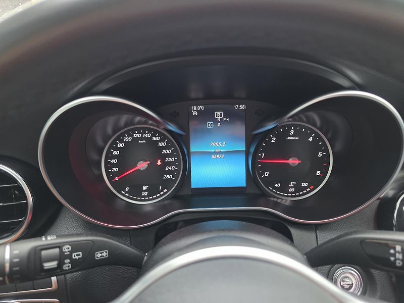 Mercedes-Benz Třídy C C200D 9G  Full LED Facelift  - fotka 20 z 23