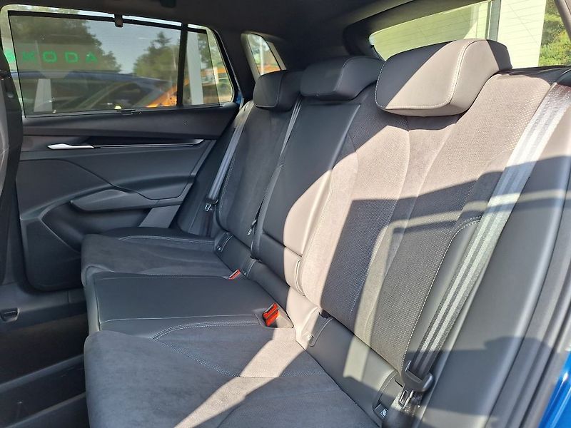 Škoda Elroq Sportline 82kWh 210kW - fotka 8 z 11