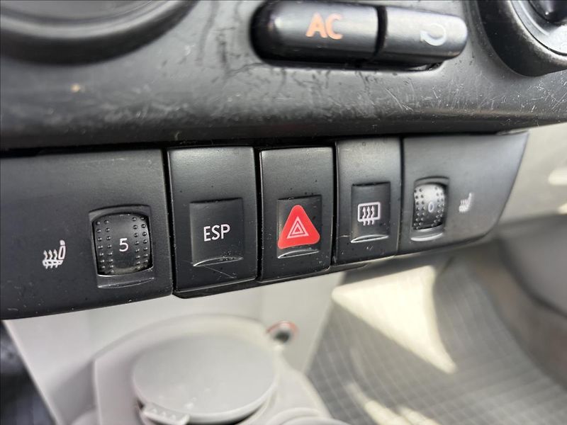Volkswagen New Beetle 1,9 TDi 66 kW  Klima,VyhřSedad - fotka 18 z 32