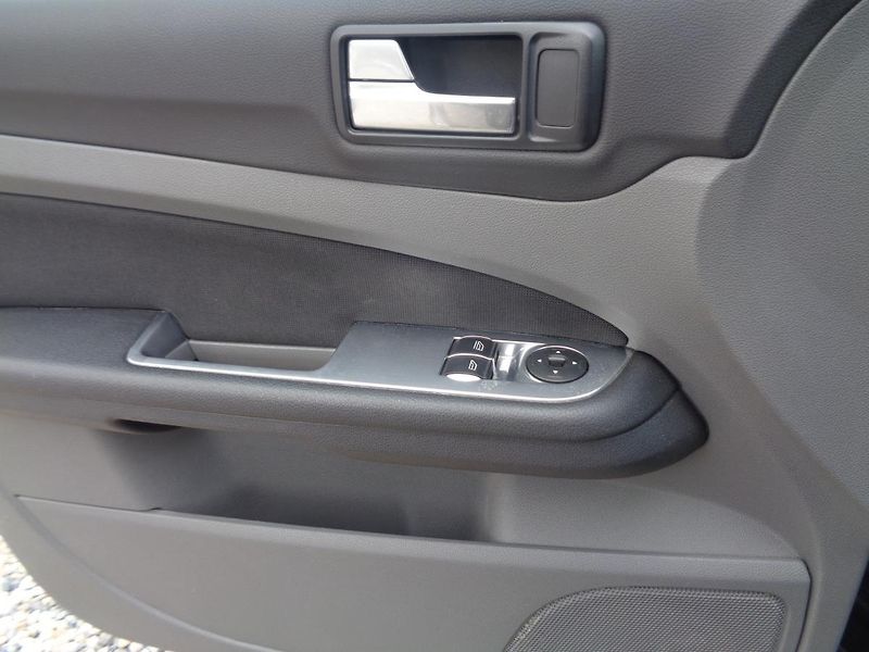 Ford Focus 1,6 - fotka 14 z 17