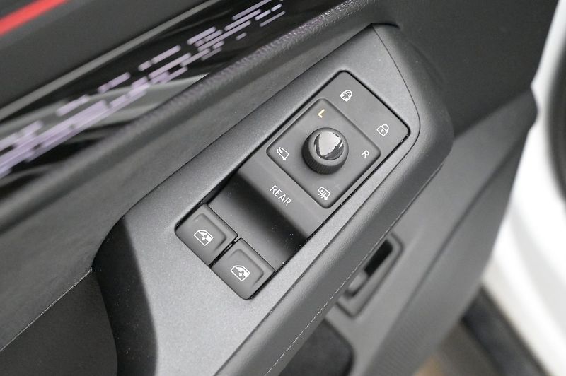 Volkswagen ID.7 Tourer GTX AWD 360 HuD H/K DCC Vent T - fotka 11 z 22