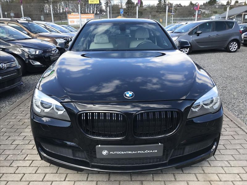 BMW Řada 7 3,0   xDrive M-paket - fotka 3 z 14