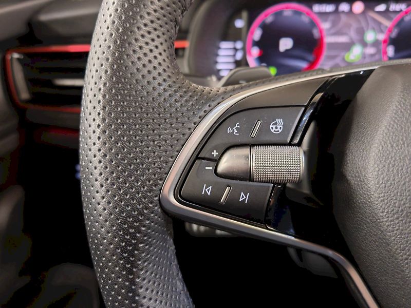 Škoda Kamiq (2025) 1.5 TSI 110 kW DSG Monte Carlo - fotka 8 z 31