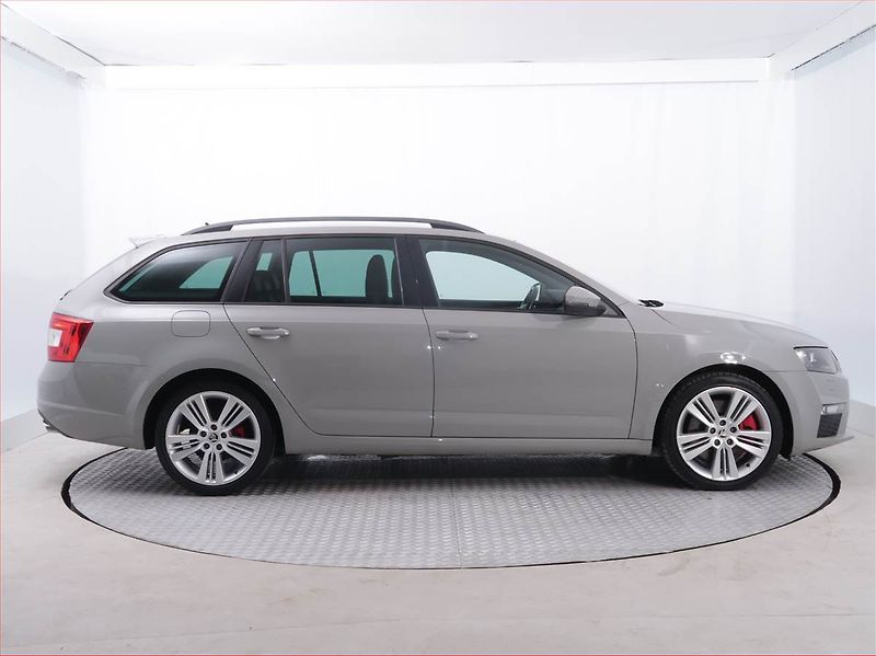Škoda Octavia (2014) RS 2.0 TDI, Kůže, Navi - fotka 6 z 14