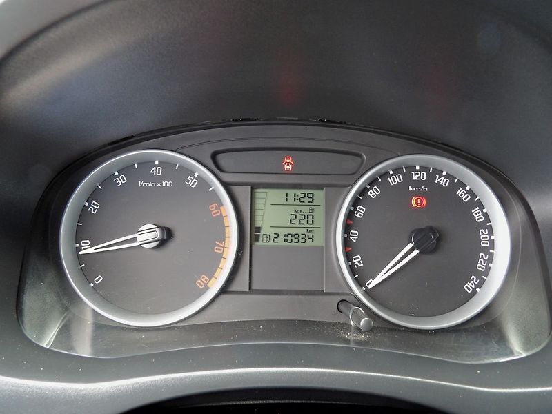 Škoda Roomster 1.2HTP 51kW Klima Tažné PDC - fotka 12 z 25