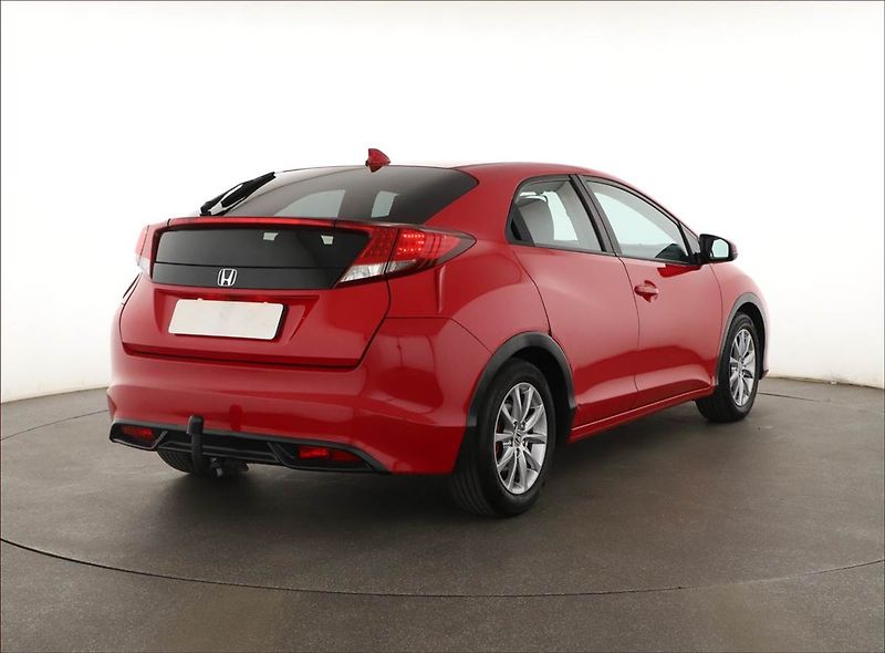 Honda Civic (2014) 1.4 i-VTEC, Tempomat - fotka 5 z 14