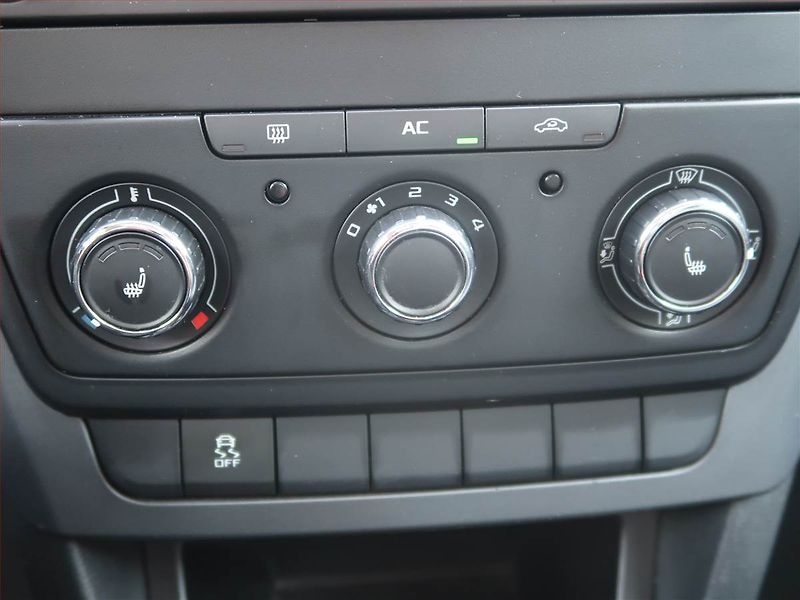 Škoda Yeti (2012) 2.0 TDI, Park. senzory - fotka 15 z 16