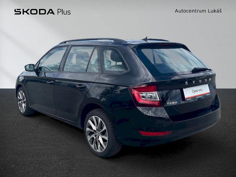 Škoda Fabia (2022) Ambition Plus 1.0 TSI DSG Navi - fotka 15 z 33