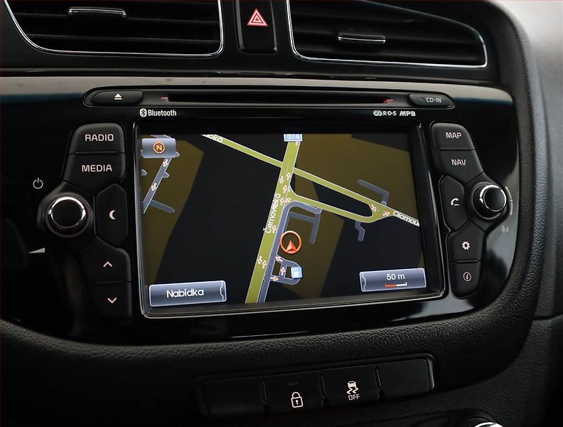 Kia Ceed (2014) 1.6 GDI, Navi, Tempomat - fotka 12 z 17