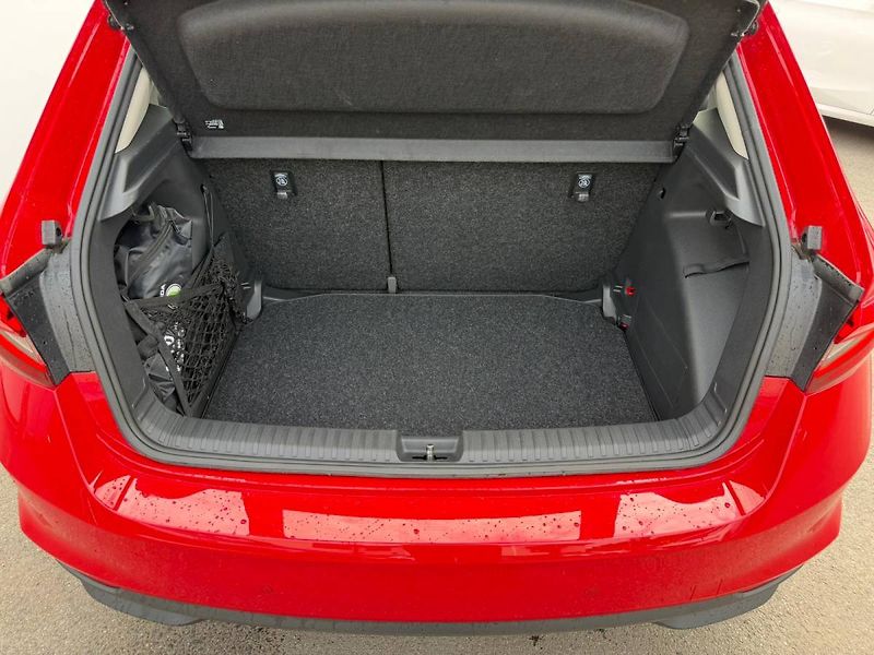 Škoda Fabia Selection 1,0 TSI 70 kW 5° MP - fotka 8 z 26