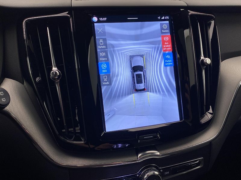 Volvo XC60 T6 AWD RECHARGE DARK PLUS AUT - fotka 62 z 63