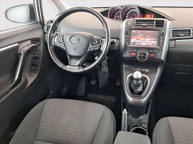 Toyota Verso (2016) 1.6 D-4D, Serv.kniha, Navi - fotka 7 z 20