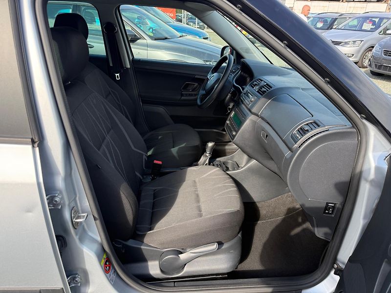 Škoda Fabia 1.2 TSI FRESH - fotka 10 z 13