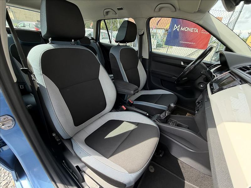 Škoda Fabia 1,2 TSi  Serviska,Senzory,AC - fotka 26 z 42