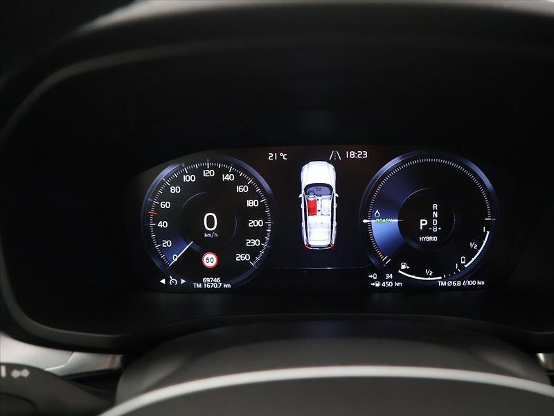 Volvo V60 2,0 T6 186kW 4x4 MomentumPro - fotka 15 z 28