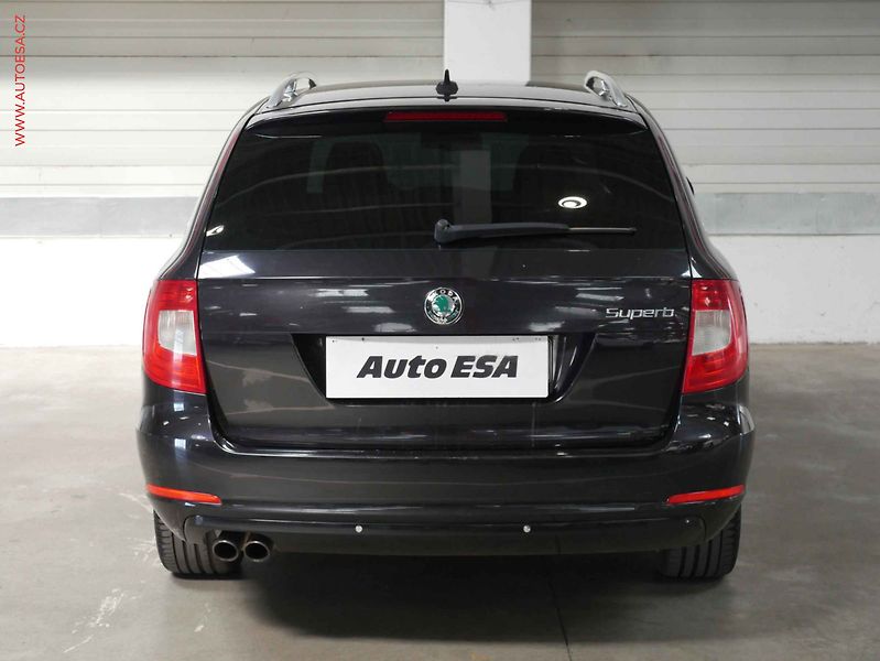 Škoda Superb (2013) 2.0 TDI, ČR, STK6/28 - fotka 5 z 26