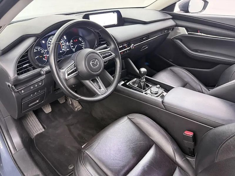 Mazda 3  e-SkyActiv-X 137kW LUXURY - fotka 3 z 7