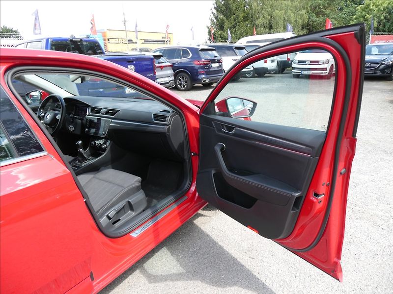 Škoda Superb 1,5 TSi 110kW STYLE+, NAVI,LED - fotka 22 z 37