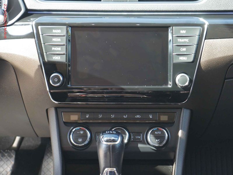 Škoda Superb (2016) 2.0TDi, ČR, DSG, bixen - fotka 18 z 28