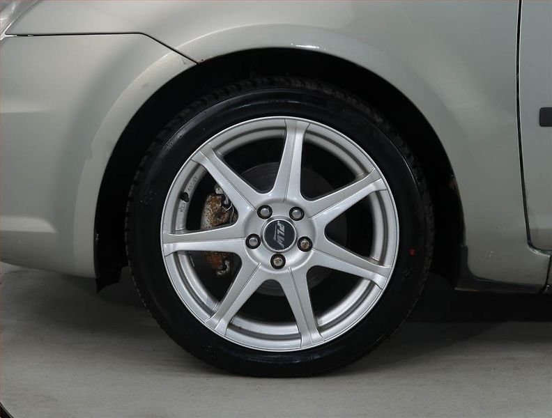 Ford C-MAX (2009) 1.6, po STK, slušný stav - fotka 15 z 21