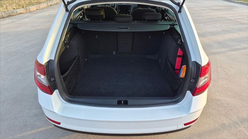 Škoda Octavia 1,5 TSI 110Kw STYLE ČR DPH - fotka 22 z 23