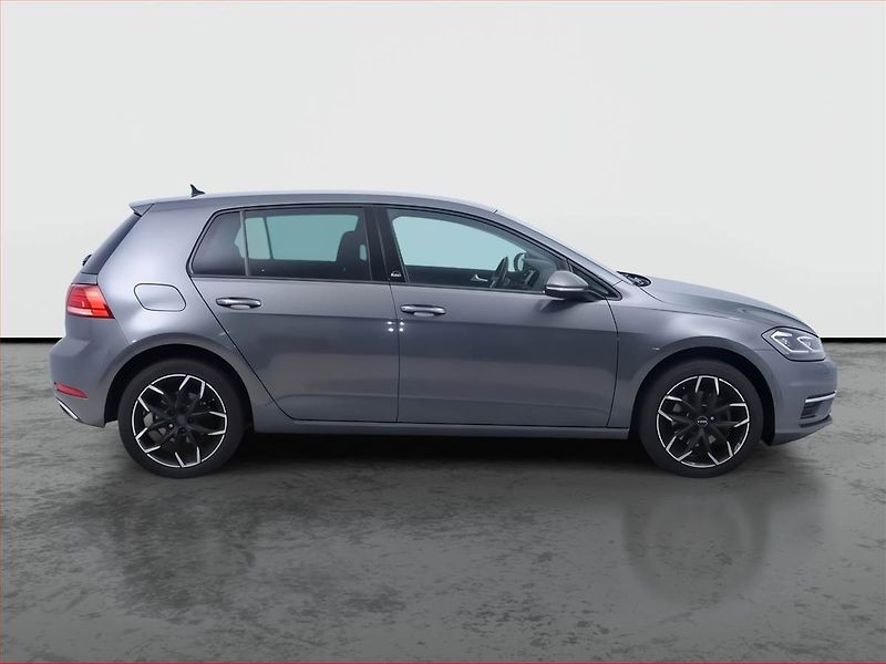 Volkswagen Golf (2017) 1.5 TSI, Navi, Tempomat - fotka 6 z 17