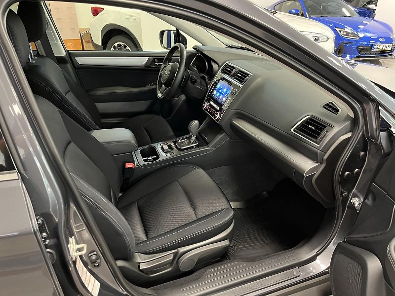 Subaru Outback 2.5i Comfort ES Lineartronic - fotka 9 z 43