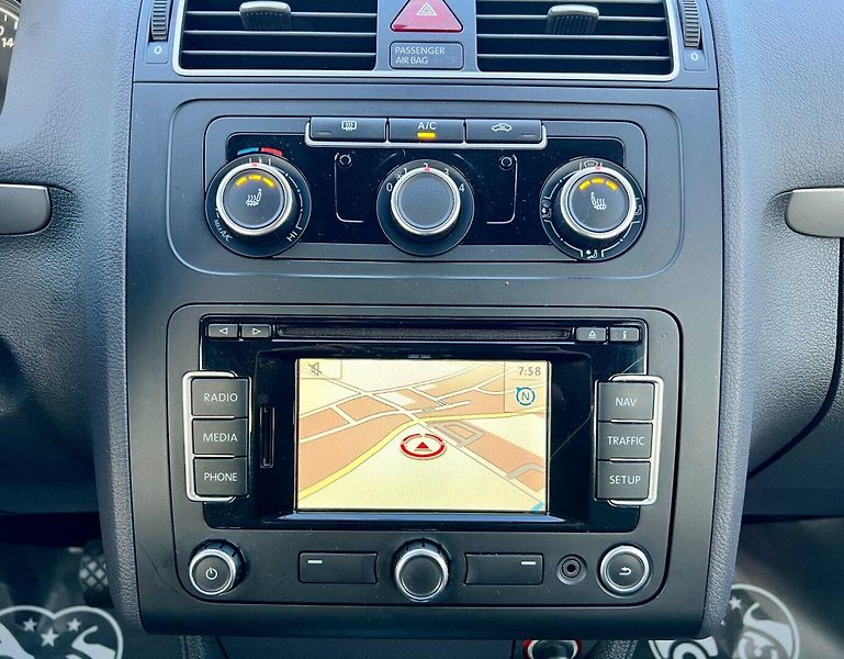 Volkswagen Touran (2012) 1.6 TDI 77 kW DSG - fotka 15 z 19