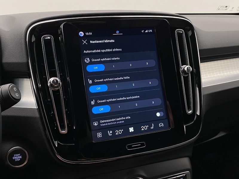 Volvo XC40 (2026) B3 AUT DARK PLUS - fotka 43 z 60
