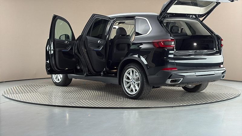 BMW X5 45e AUT xDrive - fotka 7 z 33